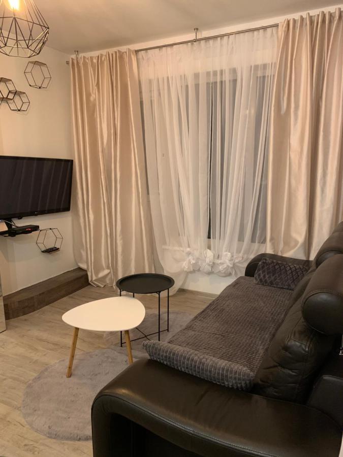 Uroczy Apartament Z Patio Szczecin Ngoại thất bức ảnh
